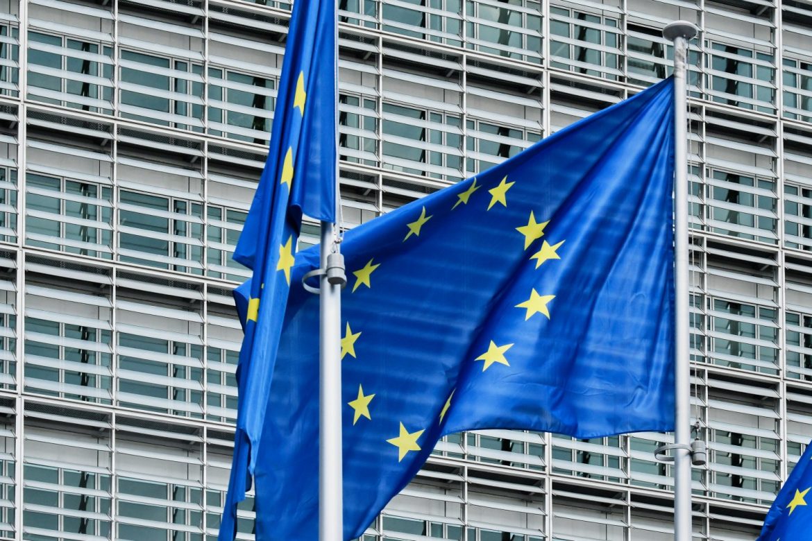 Comisia Europeană caută un compromis privind taxa pentru marile companii
