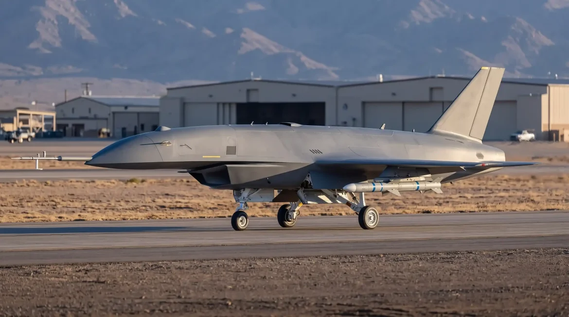 Prima dronă de luptă FQ-44A Fury a ieșit de pe linia de producție