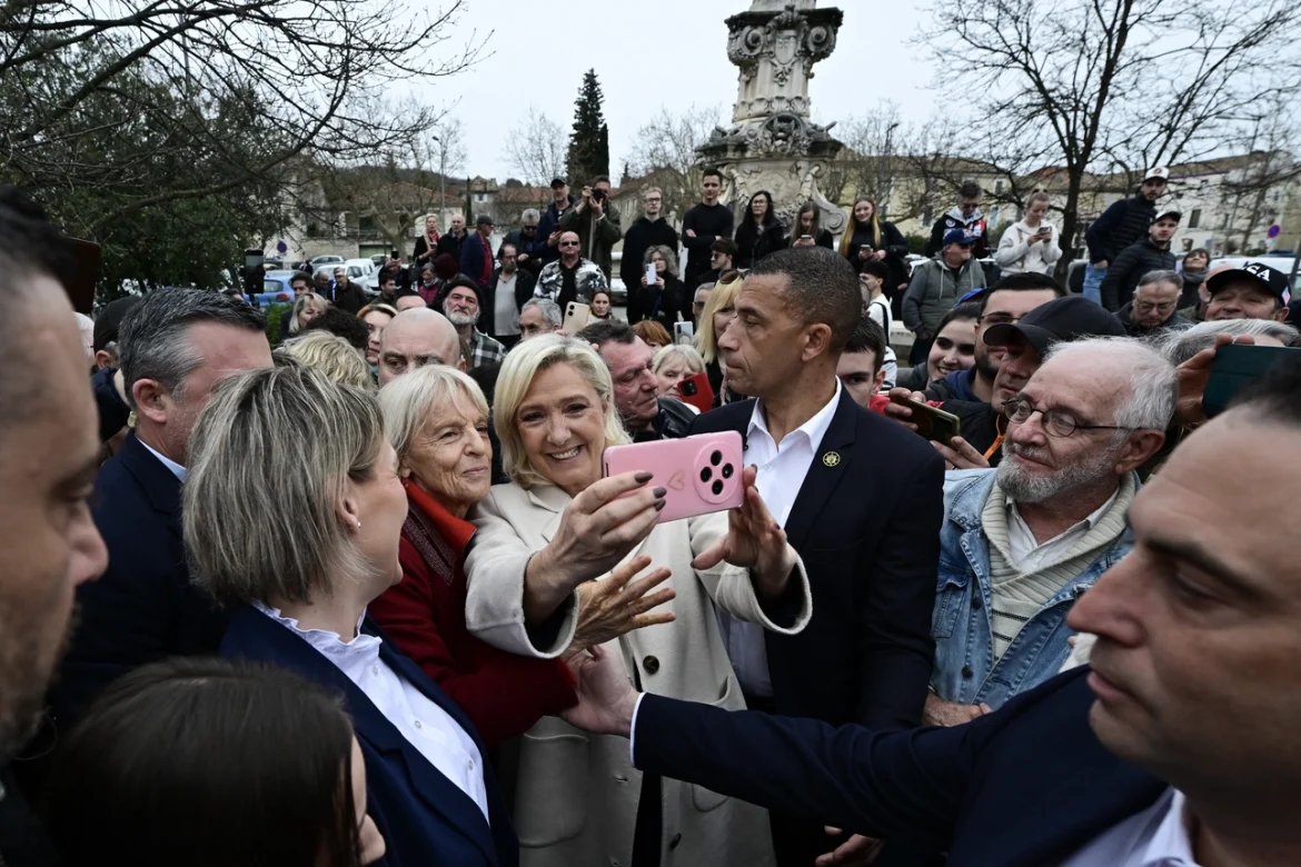 De ce centrul politic pierde teren în occident